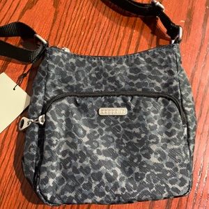 🖤Baggallini Joey Bagg, Mini Crossbody, Black & Gray Cheetah Print